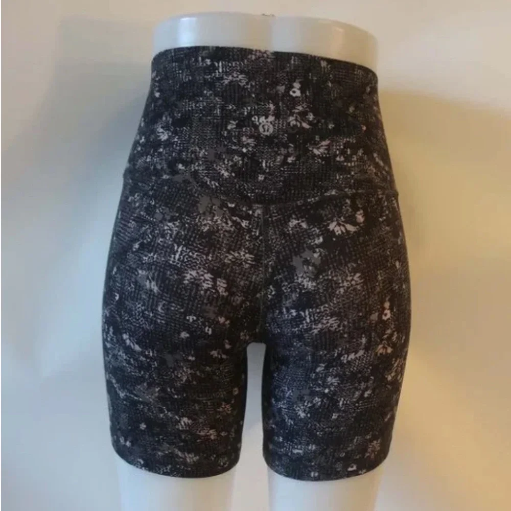 Lululemon Align 6" multi-patterned bike shorts - Picture 5 of 7